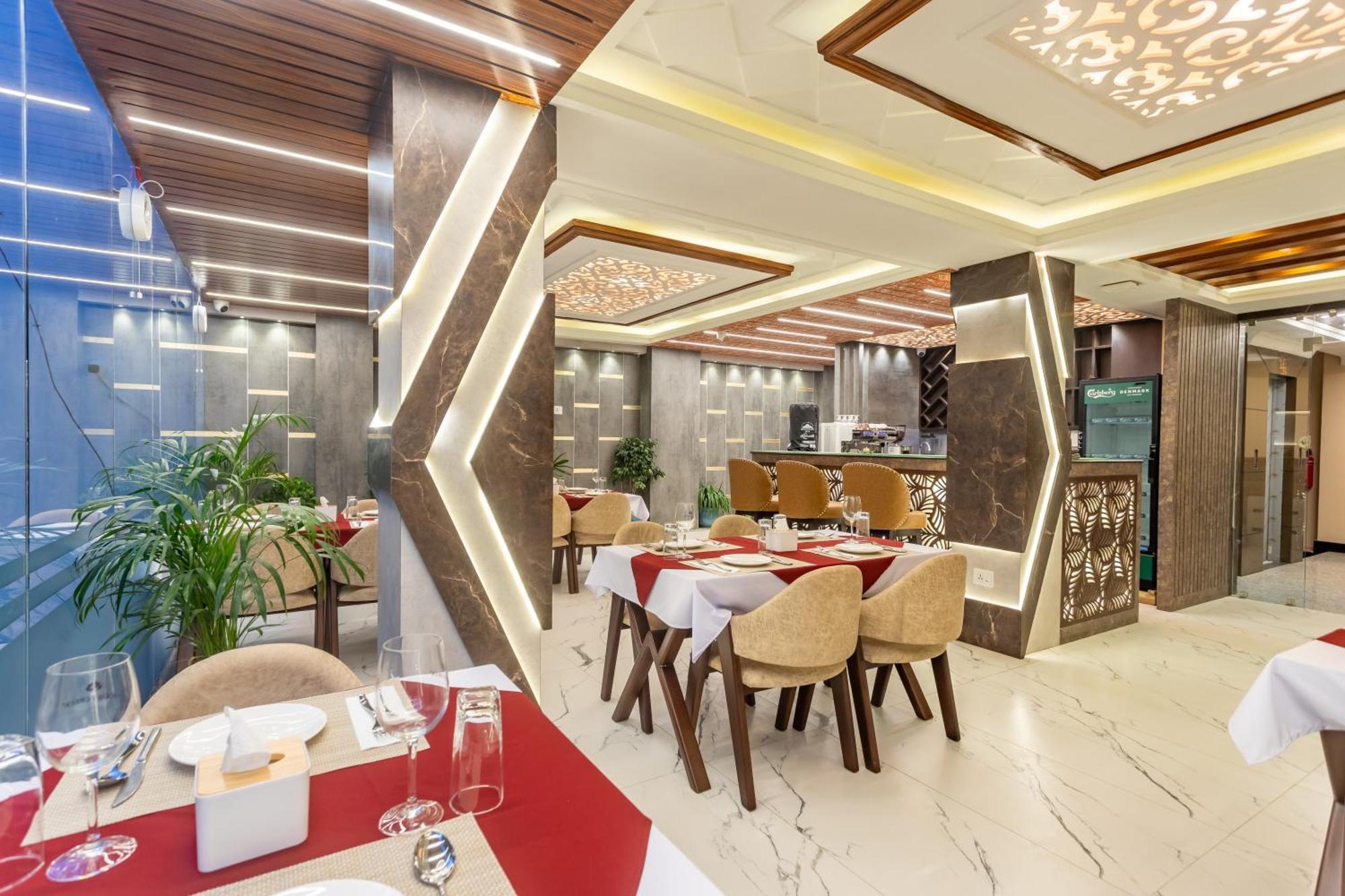 Airport Diana Hotel Katmandu Zewnętrze zdjęcie