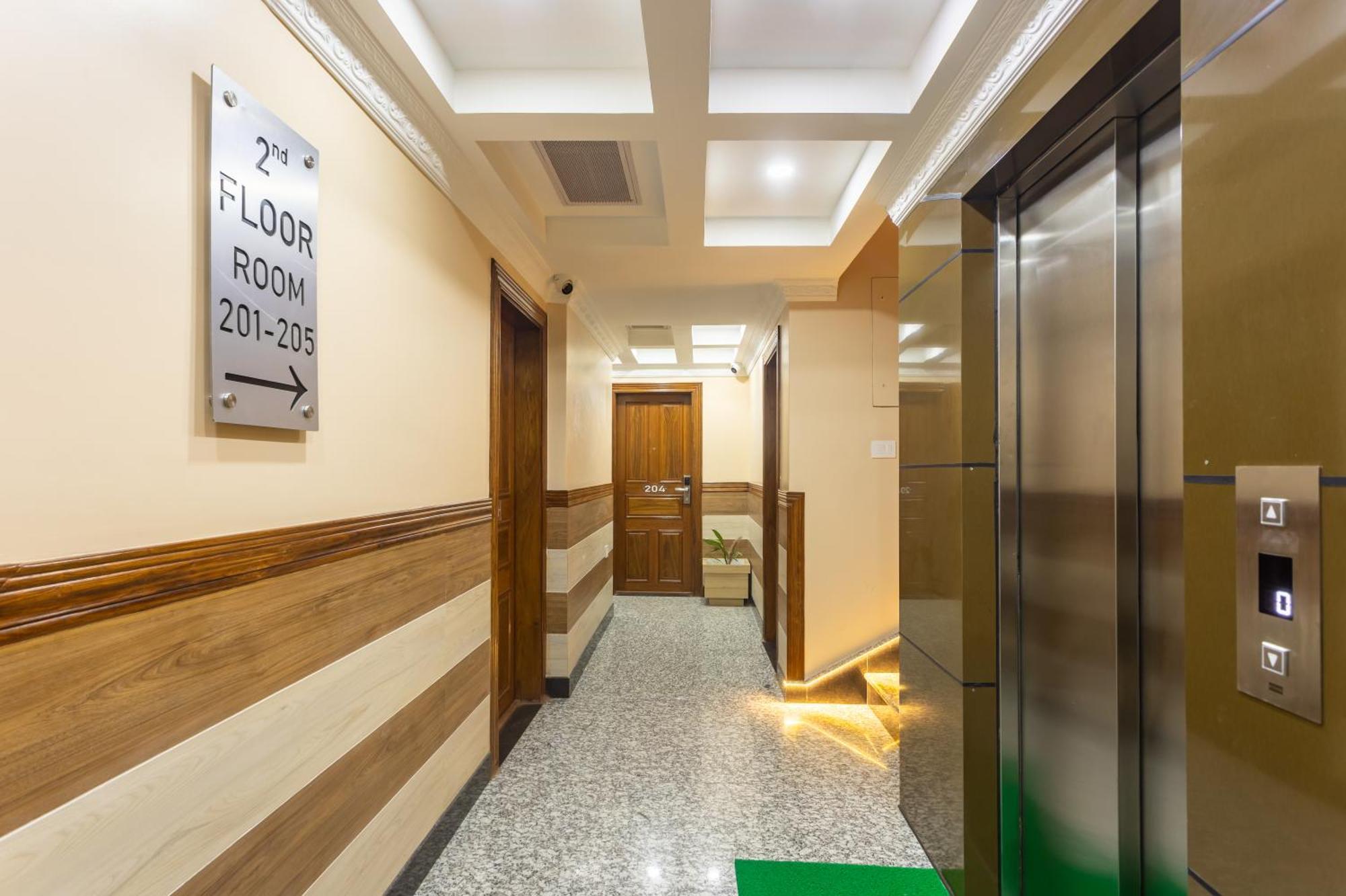 Airport Diana Hotel Katmandu Zewnętrze zdjęcie
