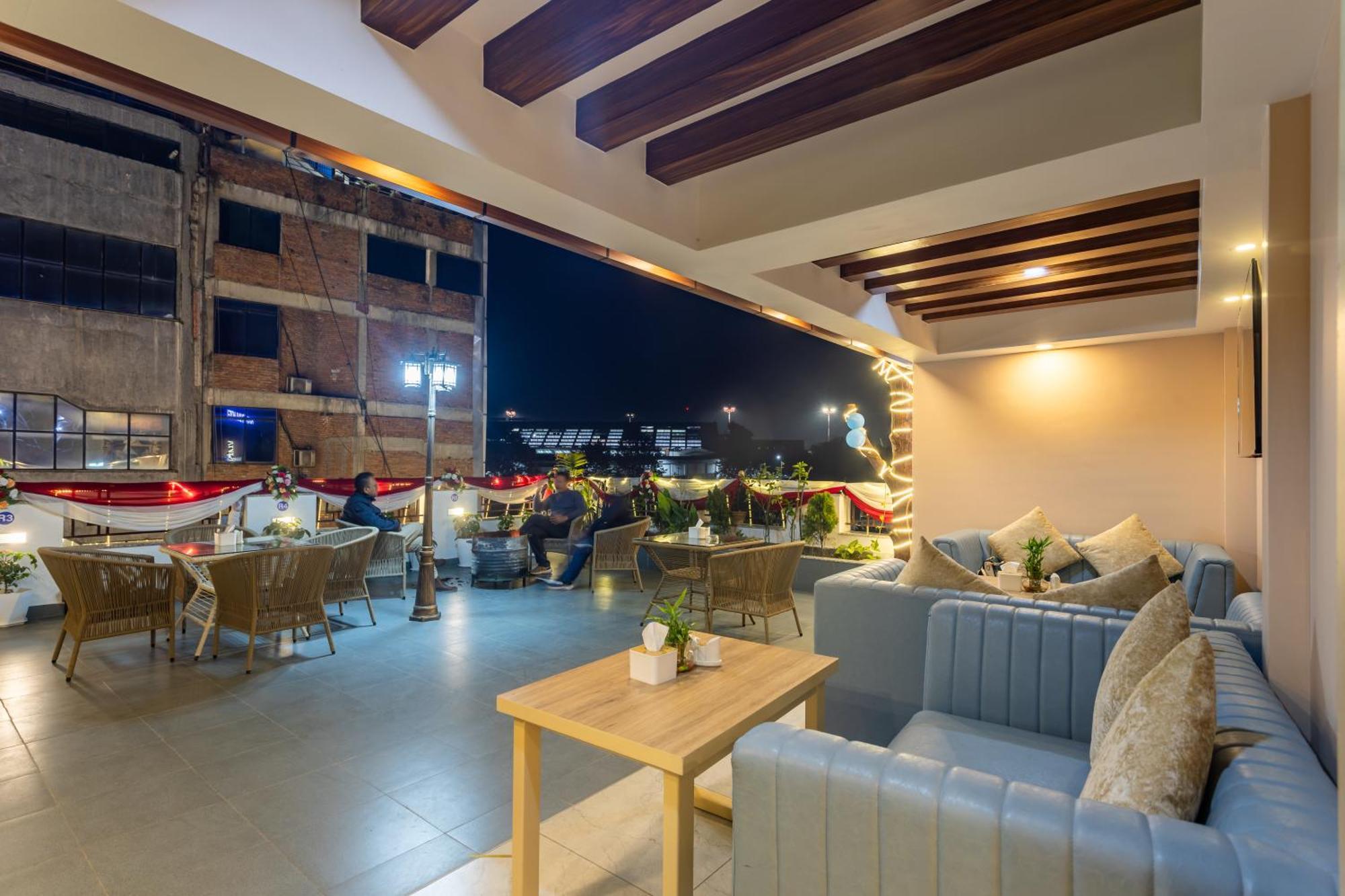 Airport Diana Hotel Katmandu Zewnętrze zdjęcie